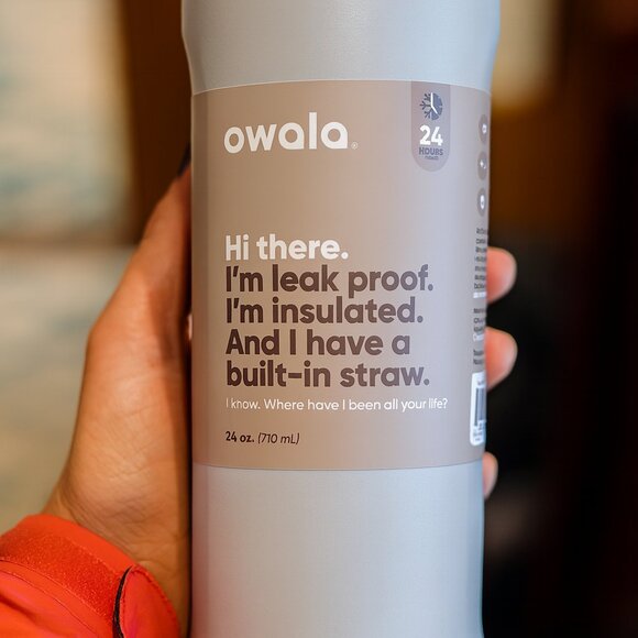 24 oz Stainless Steel Owala Free Sip! New, unused! Color: Calm Waters. Very chic - Picture 4 of 7